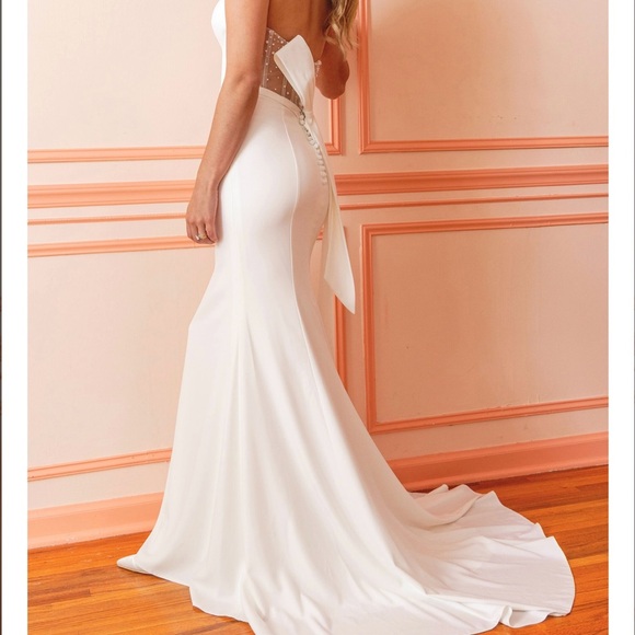 Wedding Dress - Vow’d - Picture 9 of 9